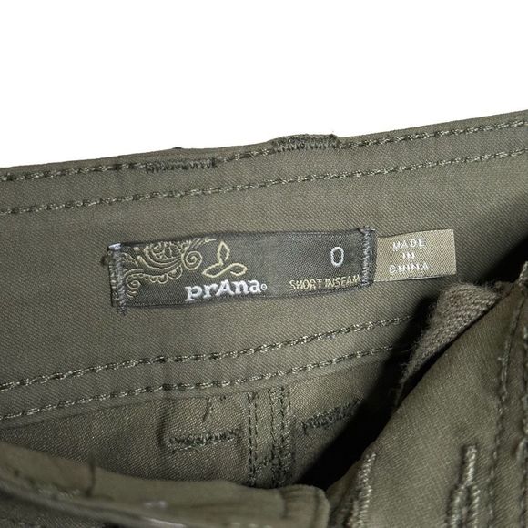 Prana Halle Convertible Snap Cargo Army Green Pants Women’s Size 0 - Picture 4 of 4